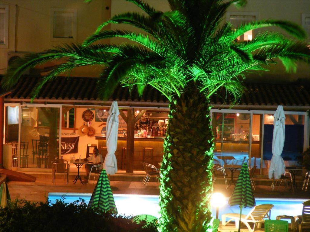 Australia Hotel Gazi Exterior foto